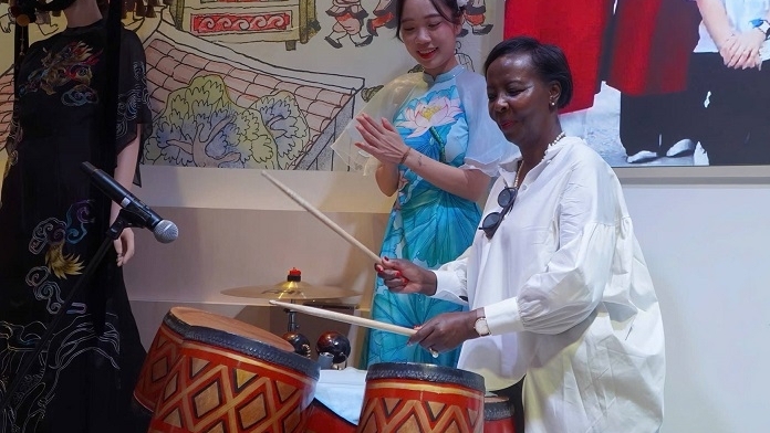 Tổng thư ký OIF ấn tượng với các hoạt động tôn vinh Pháp ngữ của Nhà triển lãm Việt Nam tại EXPO 2025