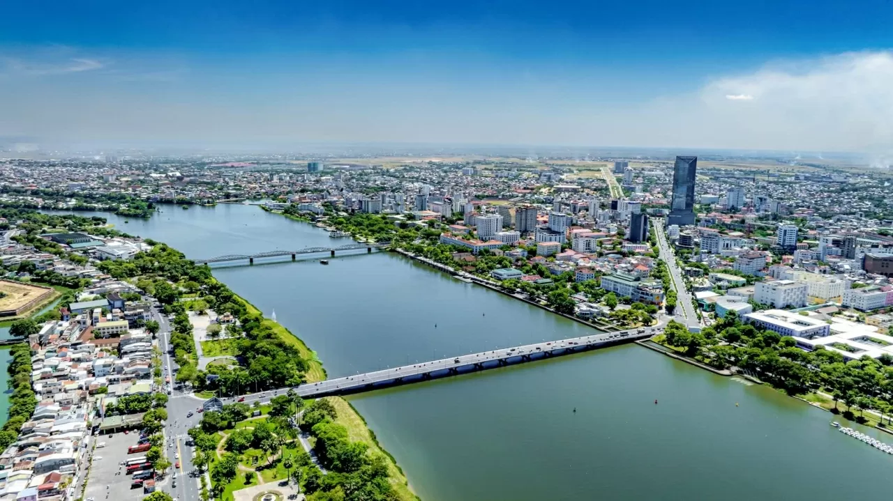 TP. Huế cùng đất nước bước vào kỷ nguyên mới