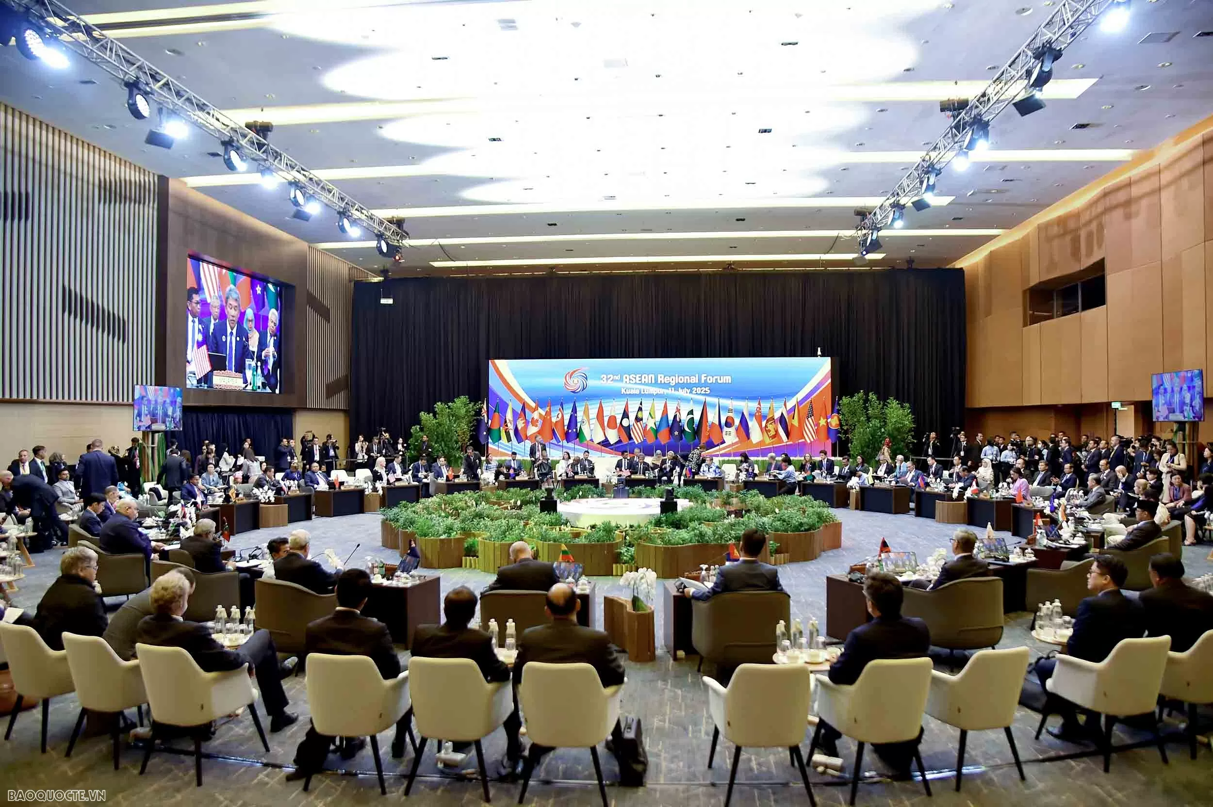 ARF tiếp tục khẳng định là cơ chế hàng đầu về an ninh, thúc đẩy văn hóa tham vấn, đối thoại và hợp tác bao trùm ARF tiếp tục khẳng định là cơ chế hàng đầu về an ninh, thúc đẩy văn hóa tham vấn, đối thoại và hợp tác bao trùm