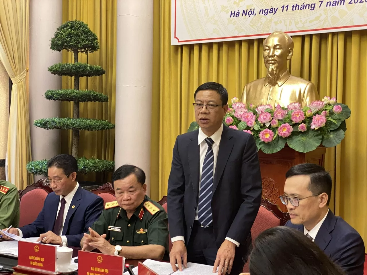 Luật