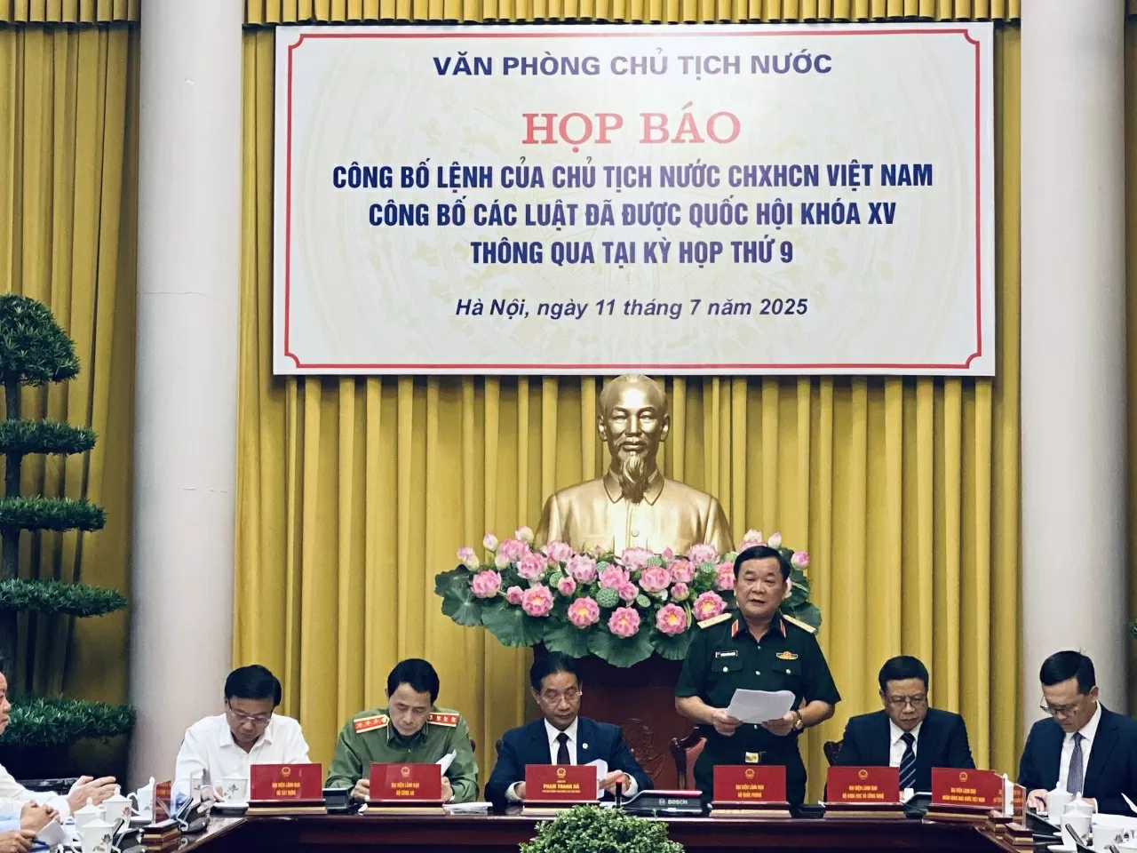 Luật Luật