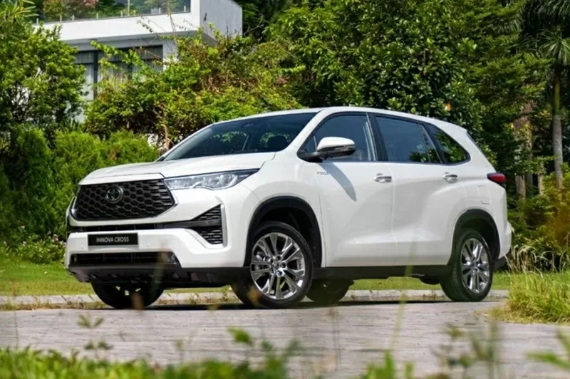 Top 5 mẫu xe hybrid bán chạy nhất tháng 6/2025: Toyota Innova Cross HEV vươn lên dẫn đầu