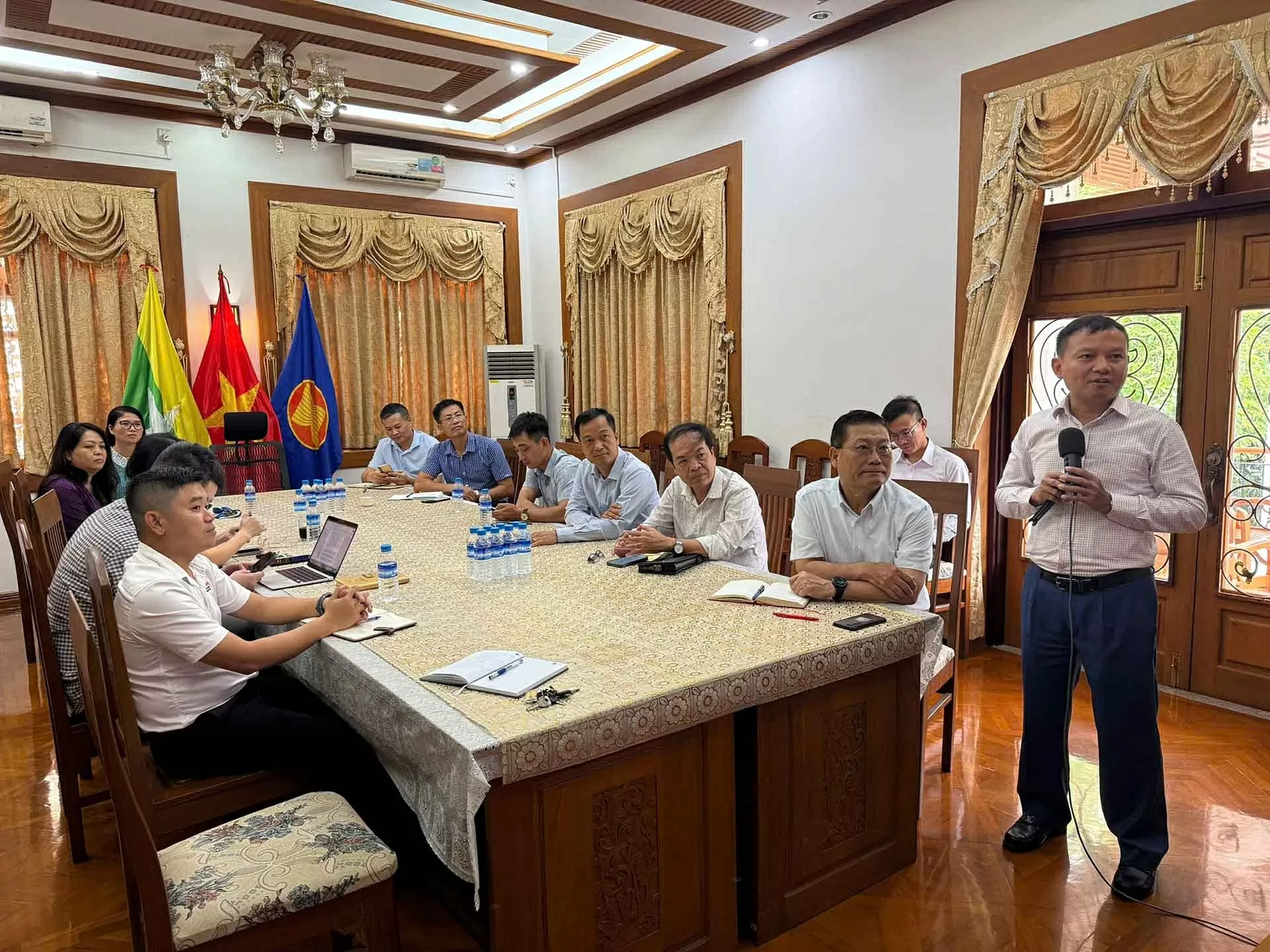 Nâng cao kiến thức chuyển đổi số tại Đại sứ quán Việt Nam ở Myanmar Nâng cao kiến thức chuyển đổi số tại Đại sứ quán Việt Nam ở Myanmar