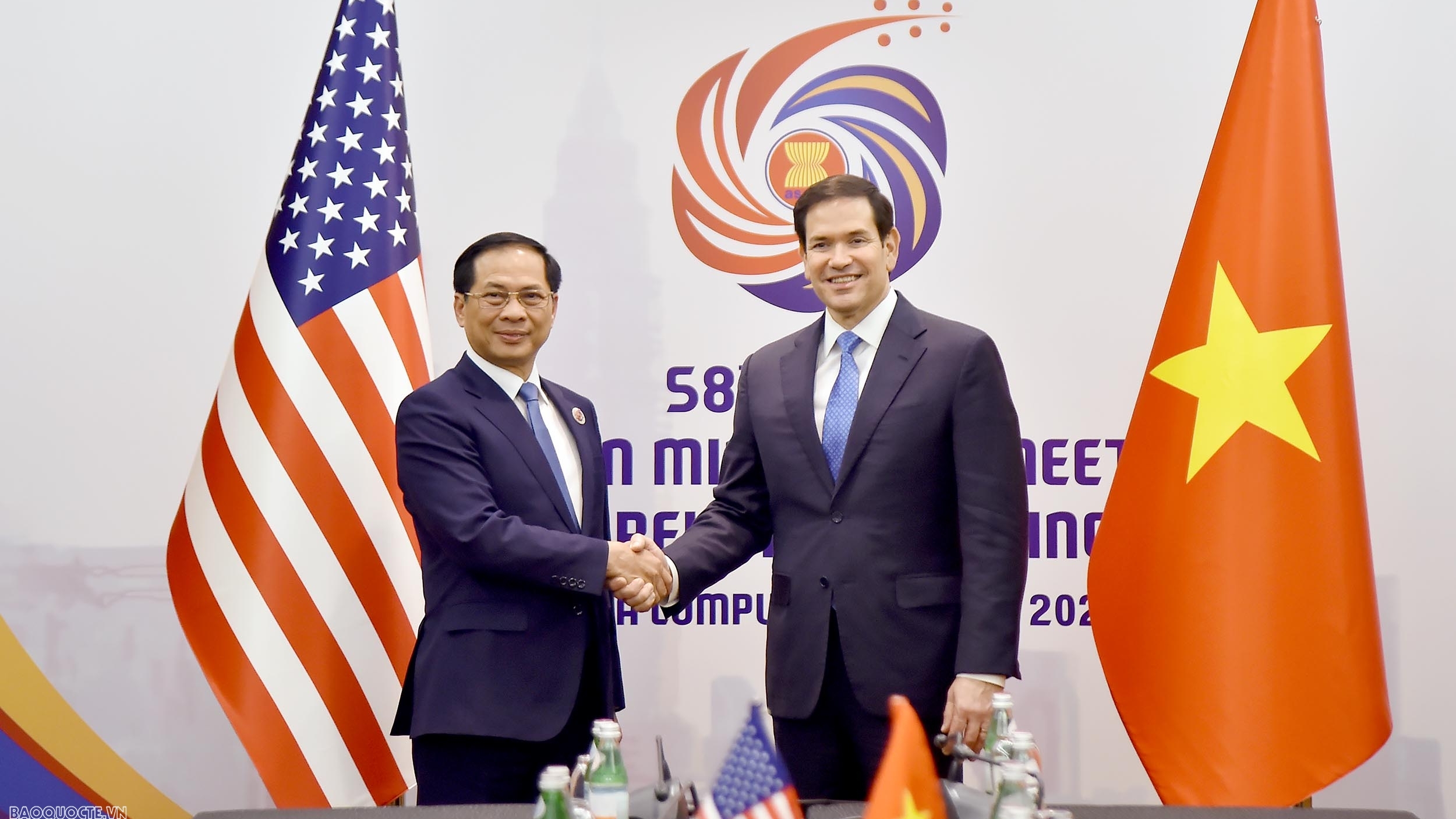 Phó Thủ tướng, Bộ trưởng Ngoại giao Bùi Thanh Sơn gặp Ngoại trưởng Hoa Kỳ Marco Rubio