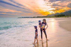 Bãi biển hoang sơ ở miền Trung giúp bạn trốn nóng Hè này