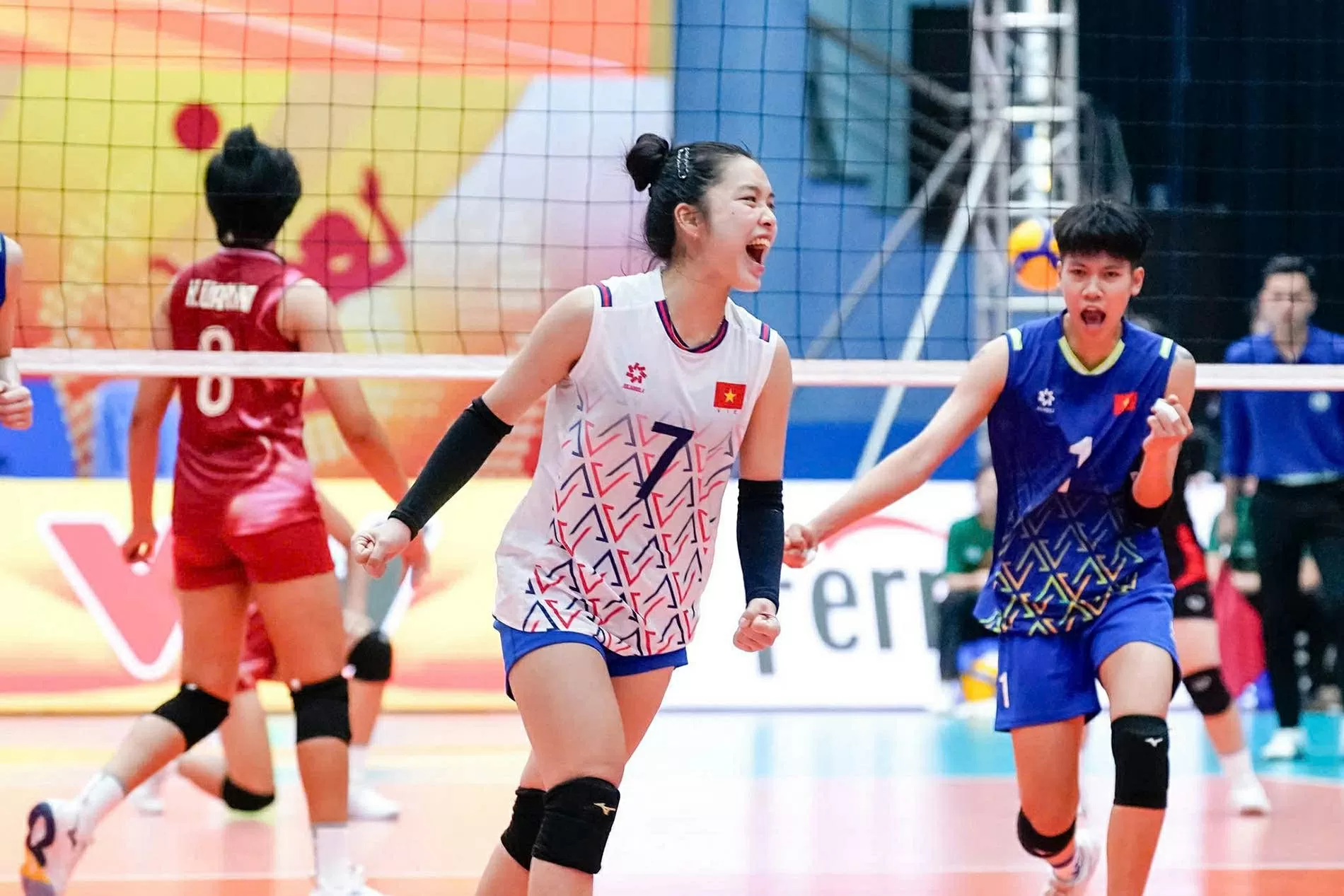 Ngây ngất vẻ đẹp của hotgirl bóng chuyền Hà Kiều Vy