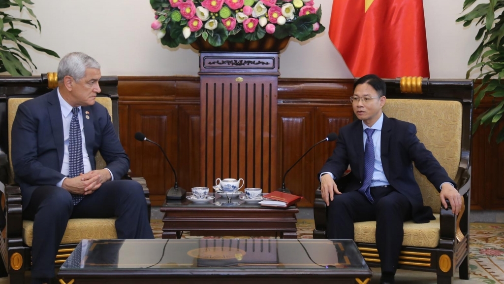 Việt Nam-Hoa Kỳ tiếp tục hợp tác chặt chẽ khắc phục hậu quả chiến tranh