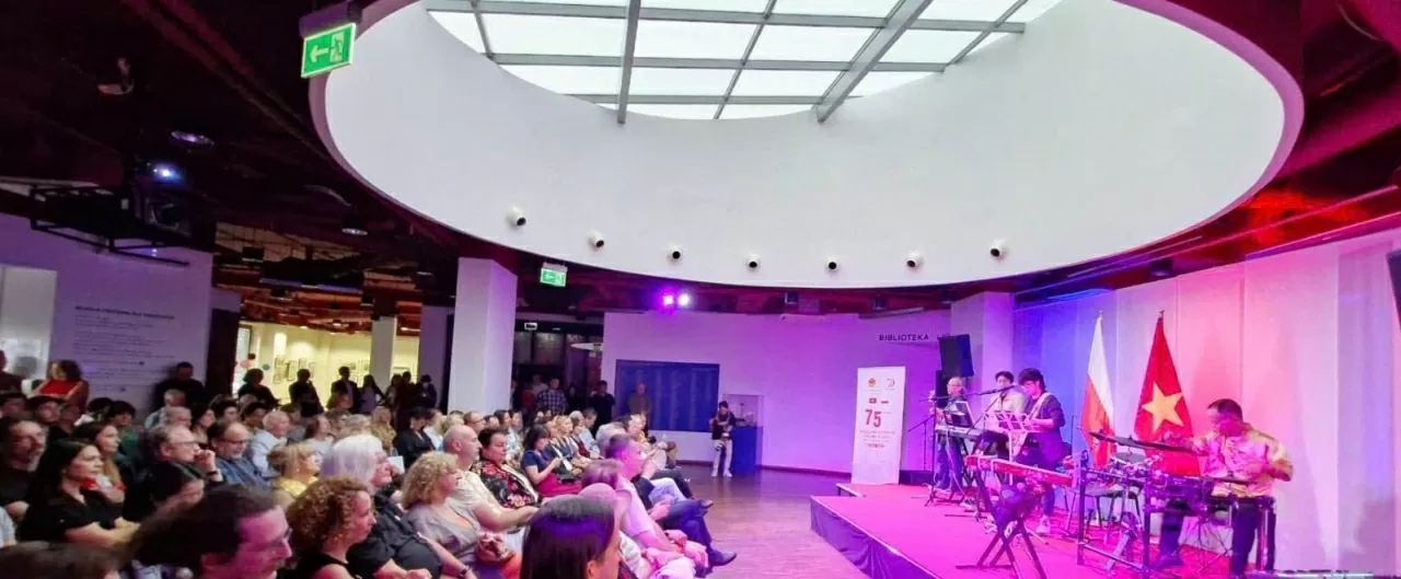 Đại sứ quán Việt Nam tại Ba Lan Đại sứ quán Việt Nam tại Ba Lan