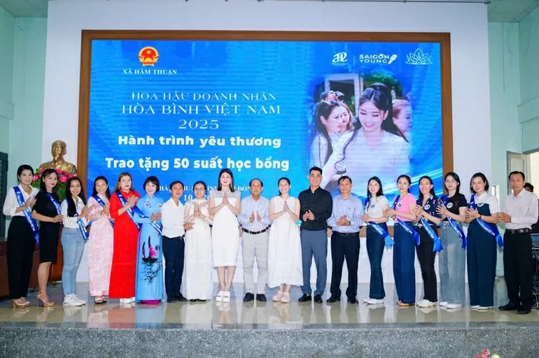 Hoa hậu Doanh nhân Hòa bình Việt Nam chắp cánh giấc mơ cho học sinh nghèo Hoa hậu Doanh nhân Hòa bình Việt Nam chắp cánh giấc mơ cho học sinh nghèo