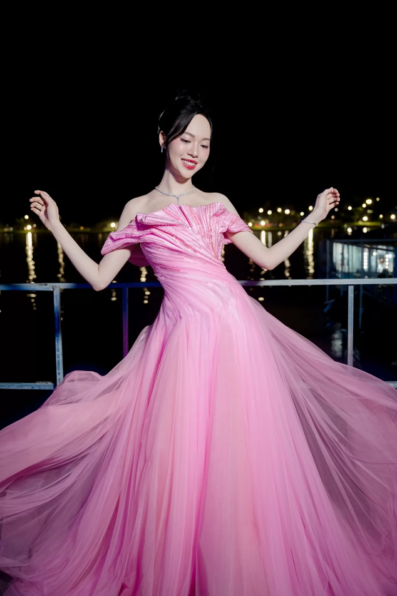 Á hậu Trịnh Thùy Linh Á hậu Trịnh Thùy Linh