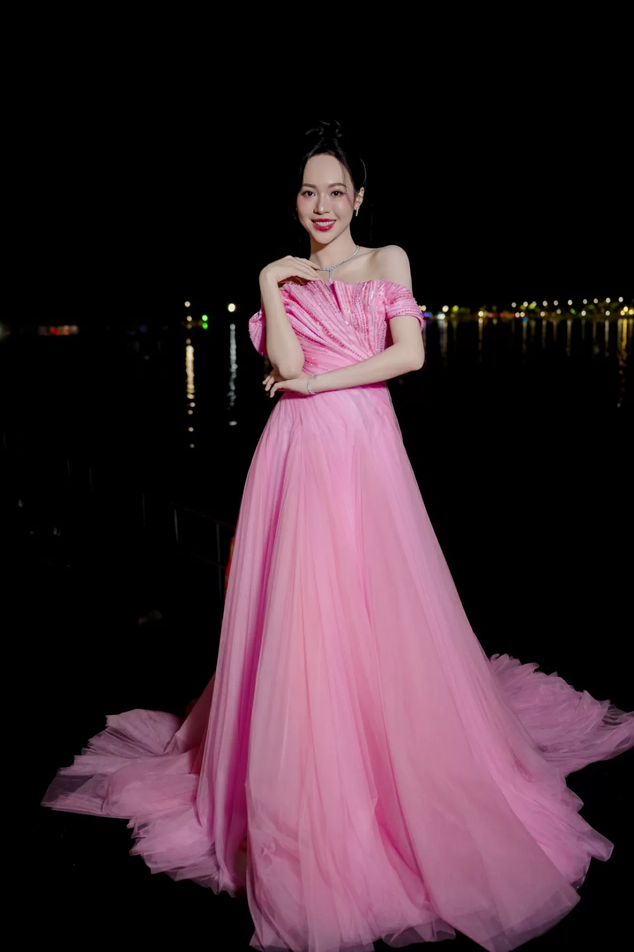 Á hậu Trịnh Thùy Linh Á hậu Trịnh Thùy Linh