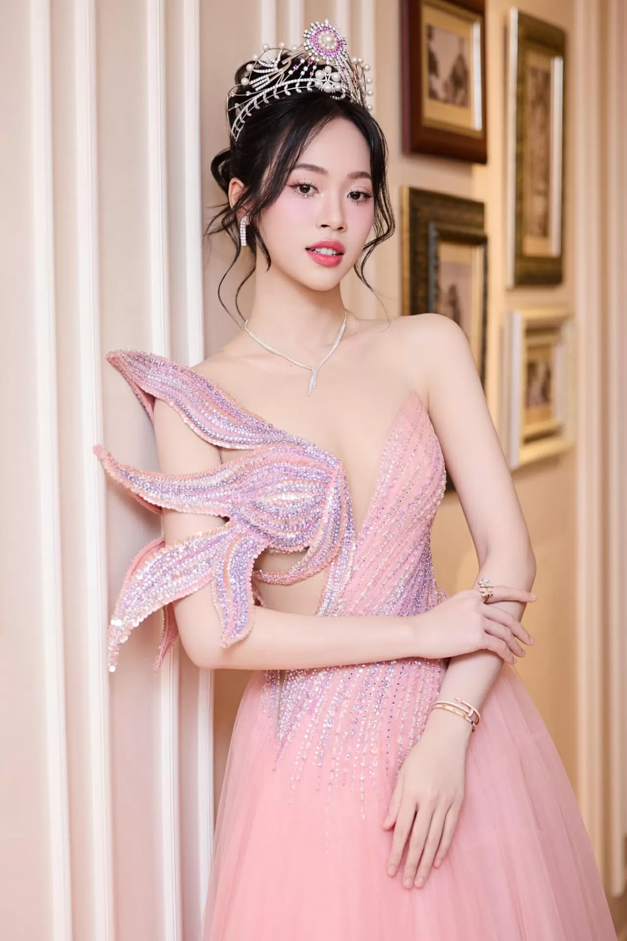 Á hậu Trịnh Thùy Linh Á hậu Trịnh Thùy Linh