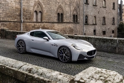 Cập nhật bảng giá xe hãng Aston Martin mới nhất tháng 7/2025