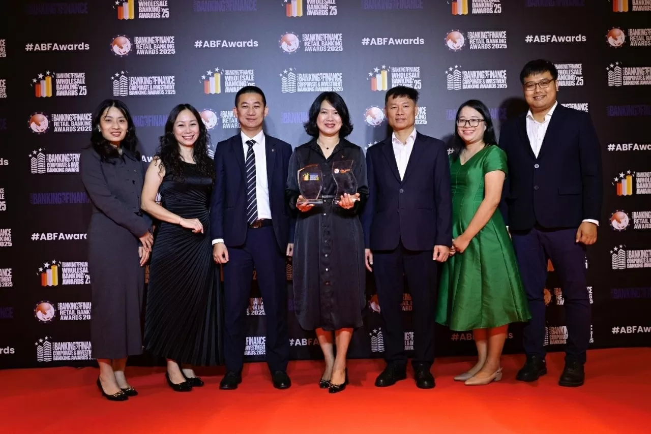 Vietcombank nhận cú đúp giải thưởng Quản trị rủi ro Asian Banking and Finance Awards 2025 Vietcombank nhận cú đúp giải thưởng Quản trị rủi ro Asian Banking and Finance Awards 2025