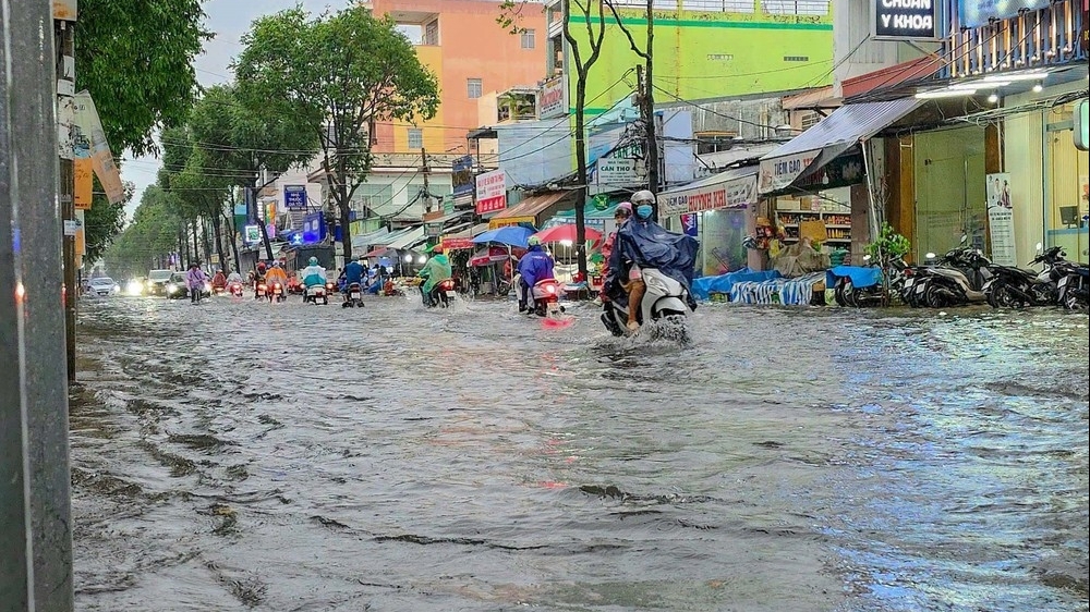 Thời tiết ngày 13/7: Hà Nội có mưa dông, gió giật mạnh
