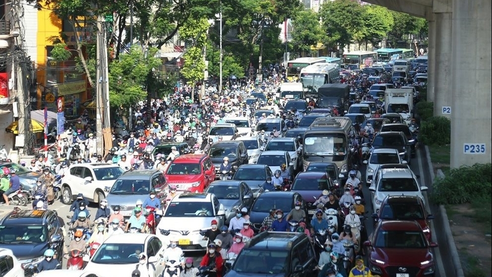 Hà Nội cấm xe máy chạy xăng trong vành đai 1 từ tháng 7/2026