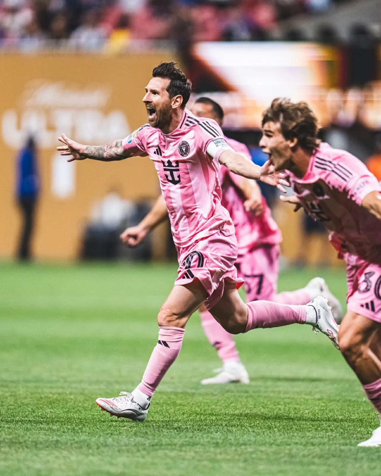 Messi thăng hoa giúp Inter Miami thắng kịch tính Messi thăng hoa giúp Inter Miami thắng kịch tính