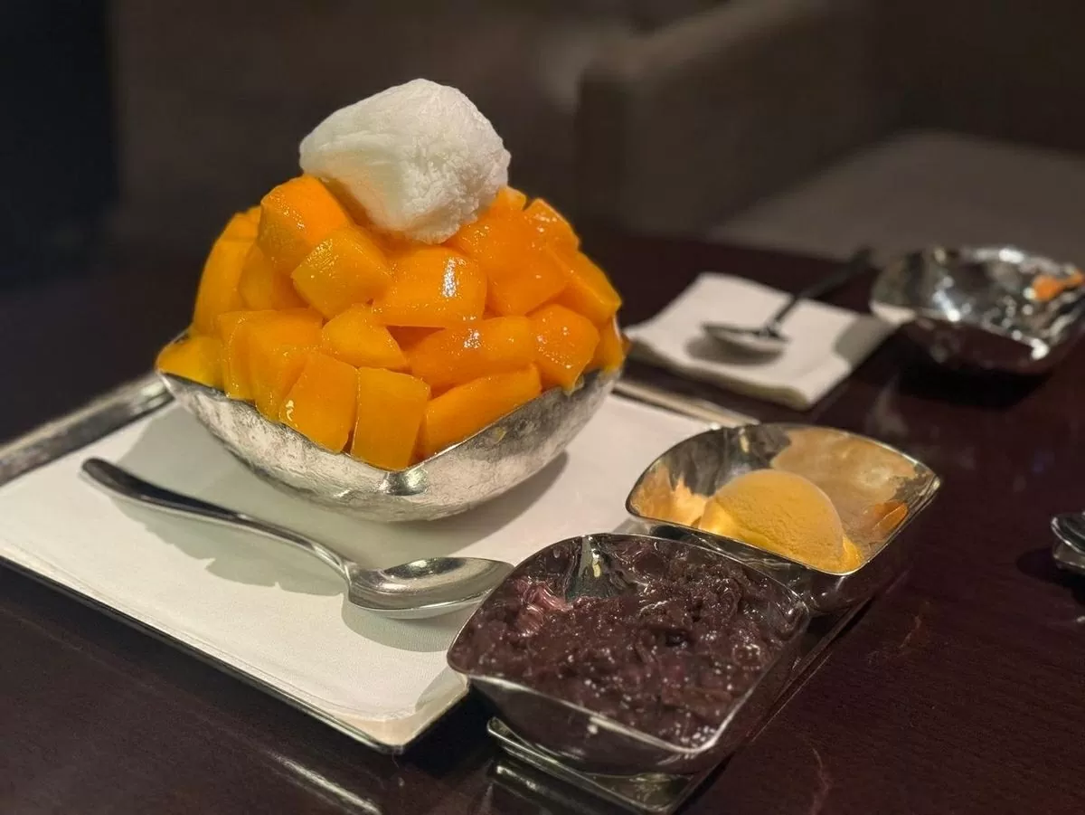 Bingsu nhân xoài táo được phục vụ tại The Shilla Seoul,