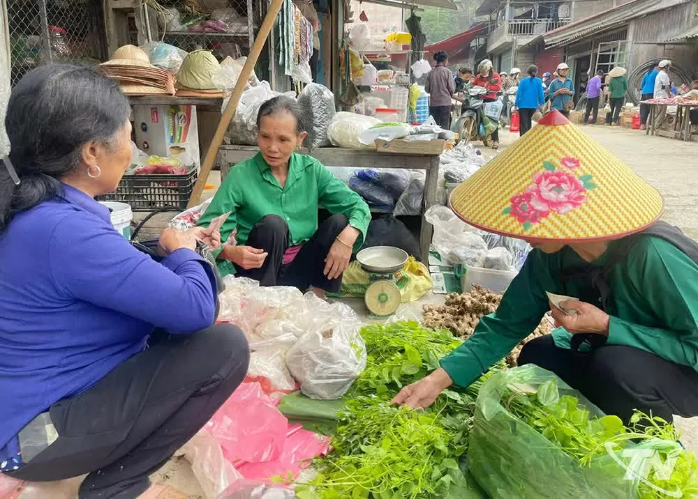 Chợ phiên - bản hòa ca của vùng cao Thái Nguyên Chợ phiên - bản hòa ca của vùng cao Thái Nguyên