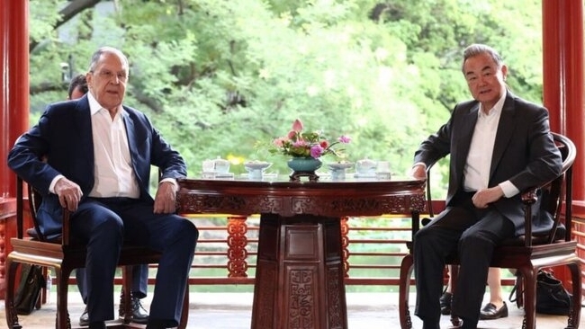 Ngoại trưởng Nga đến Trung Quốc: Bắc Kinh ca ngợi mối quan hệ nhiều cái 'nhất' trên thế giới, sẵn sàng cùng Moscow nâng tầm một tổ chức