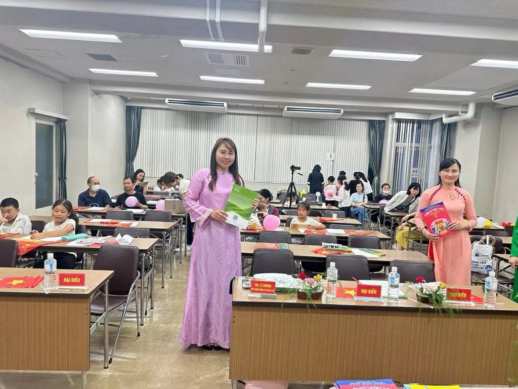 Khai giảng trạm trường giảng dạy tiếng Việt tại thành phố Sakai