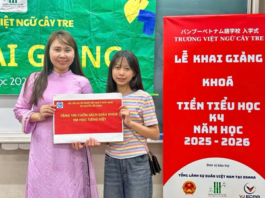 Khai giảng trạm trường giảng dạy tiếng Việt tại thành phố Sakai