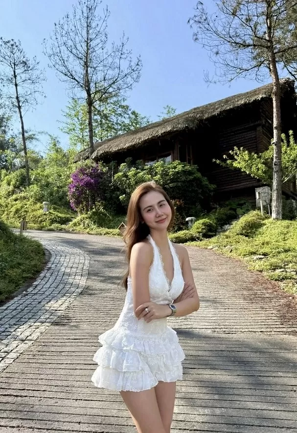 Diễn viên Phan Minh Huyền tuổi 35, du lịch tái tạo năng lượng, chờ dự án phim mới