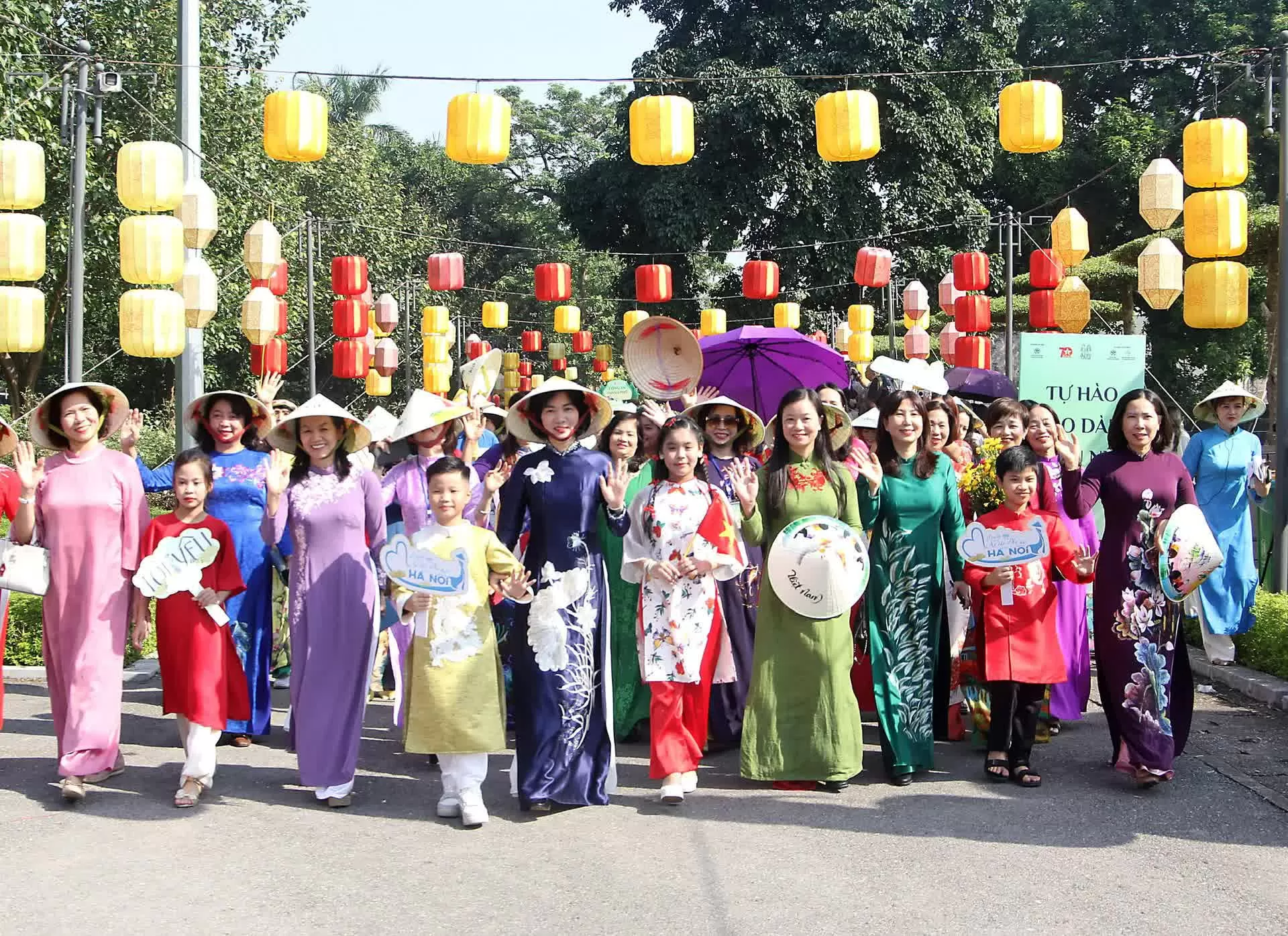 Từ bản sắc đến sáng tạo: Con đường hội nhập mềm của Việt Nam Từ bản sắc đến sáng tạo: Con đường hội nhập mềm của Việt Nam