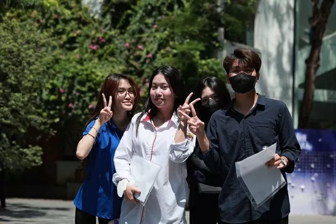 Năm 2025, có 15.300 bài thi đạt điểm 10 tốt nghiệp THPT Năm 2025, có 15.300 bài thi đạt điểm 10 tốt nghiệp THPT