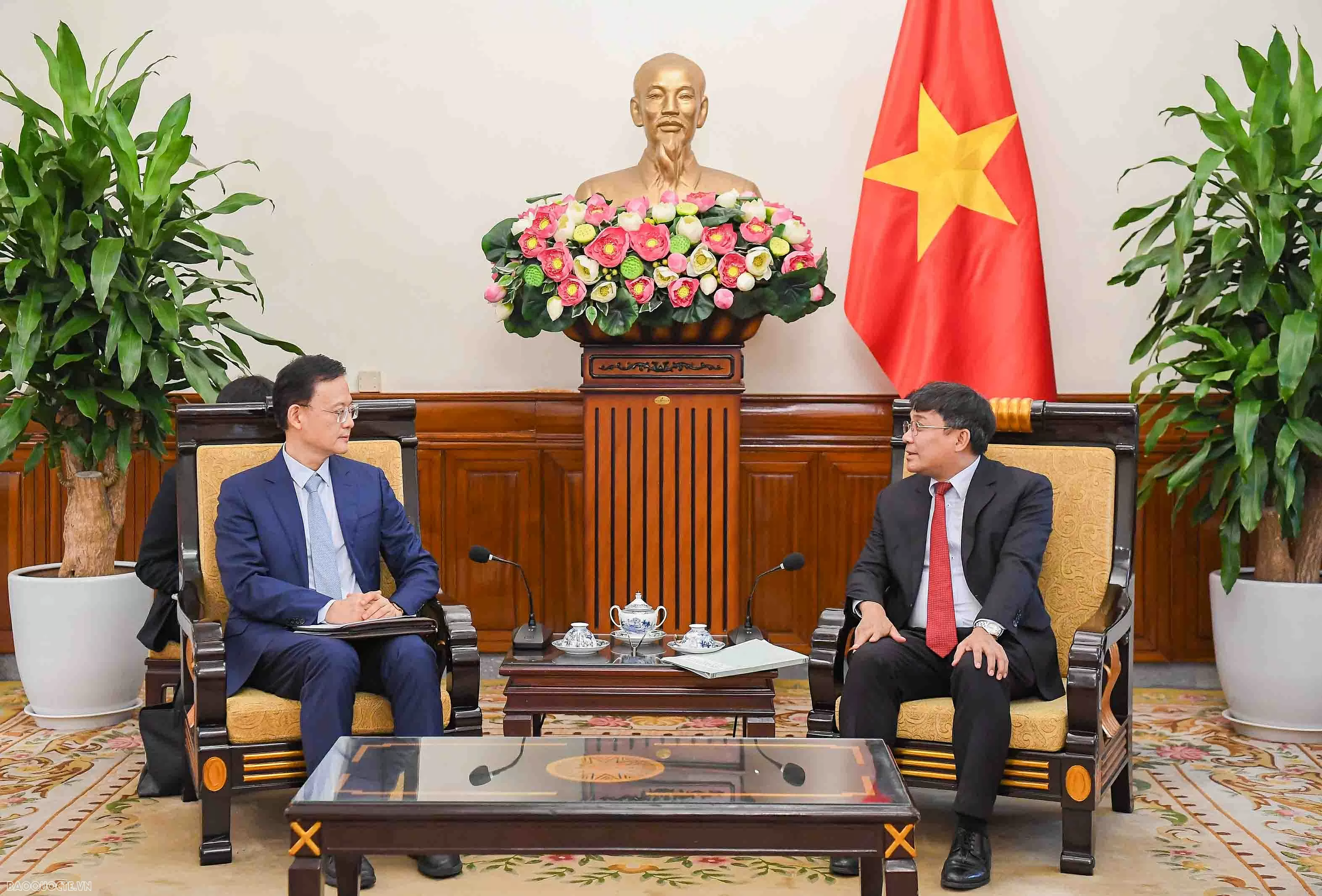 Thứ trưởng Nguyễn Minh Vũ tiếp đoàn Quảng Tây