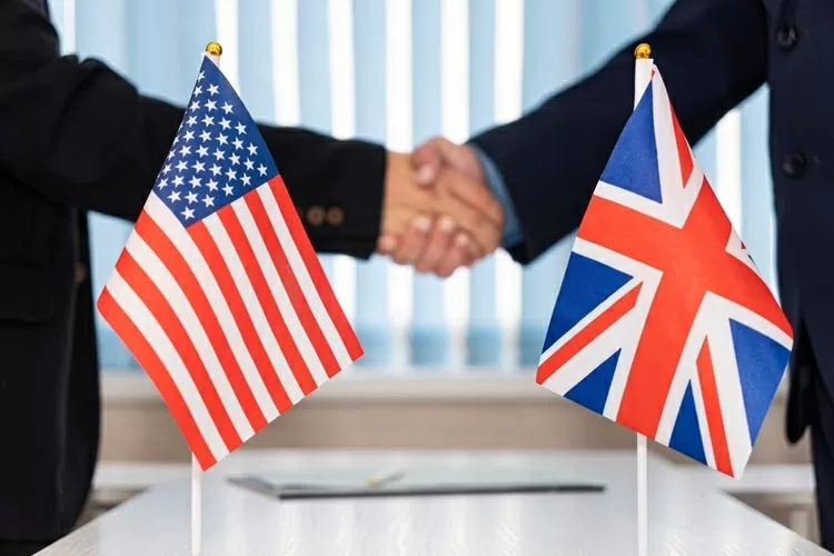 Tin thế giới 15/7: Tổng thống Trump 'ưu ái' Anh hơn EU?, Nhật Bản dự báo thế giới khủng hoảng, Nga bác 'tối hậu thư' từ Mỹ