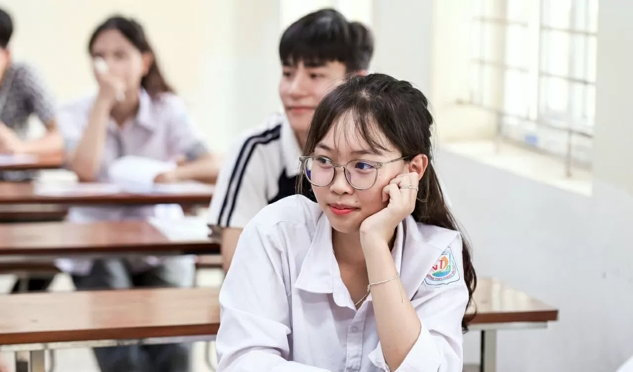 Cách tính điểm xét tốt nghiệp THPT năm 2025 theo công thức mới, tra cứu điểm thi ở đâu? Cách tính điểm xét tốt nghiệp THPT năm 2025 theo công thức mới, tra cứu điểm thi ở đâu?