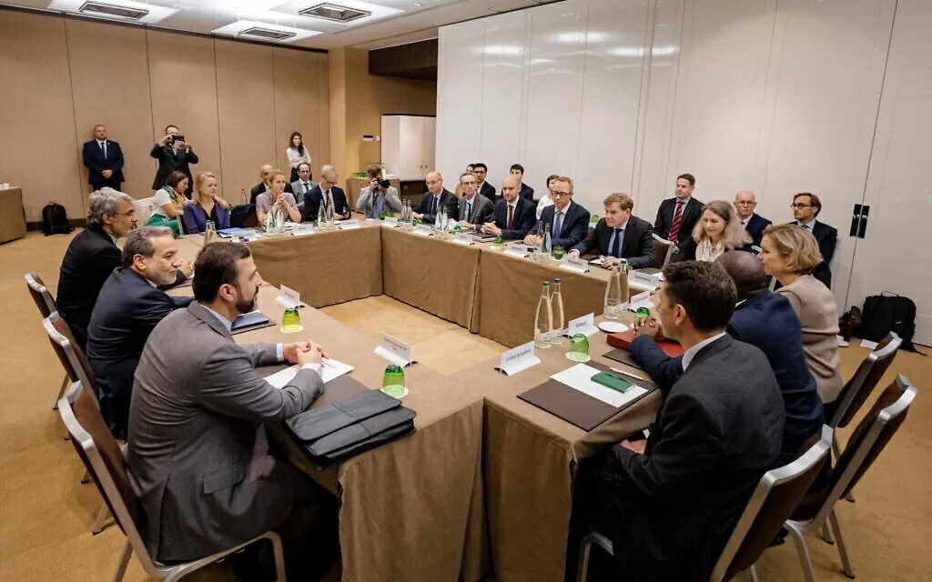 Đàm phán hạt nhân Iran: Tổng thống Trump nói chẳng vội, cùng E3 ra 'tối hậu thư' cho Tehran