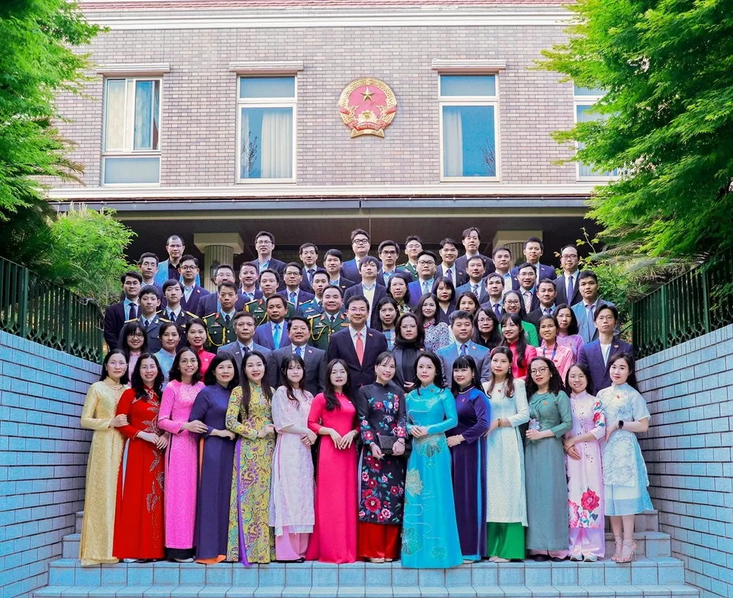 Đảng ủy tại Nhật Bản và công tác quản lý các chi bộ lưu học sinh Đảng ủy tại Nhật Bản và công tác quản lý các chi bộ lưu học sinh