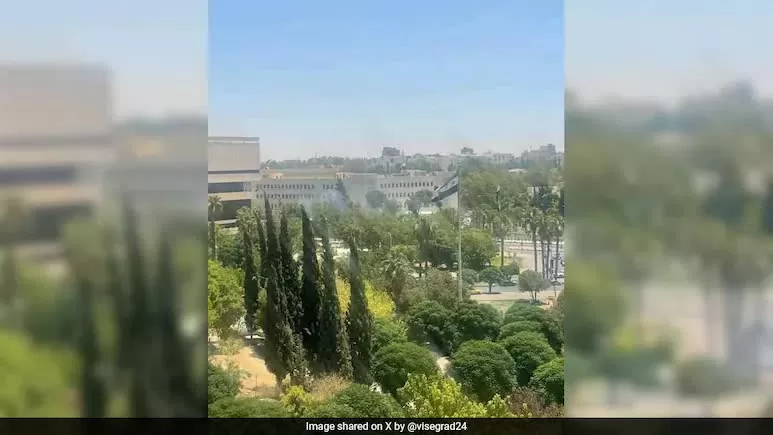 Tin thế giới 16/7: Nga nhờ các đối tác gây sức ép với Ukraine, Israel tấn công Bộ Quốc phòng Syria, cựu Thủ tướng Thái Lan hầu tòa Tin thế giới 16/7: Nga nhờ các đối tác gây sức ép với Ukraine, Israel tấn công Bộ Quốc phòng Syria, cựu Thủ tướng Thái Lan hầu tòa