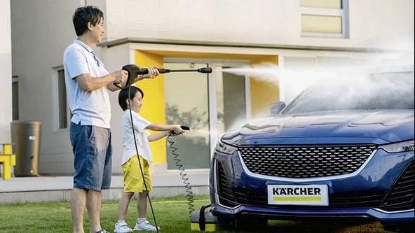 Đánh bay mọi vết bẩn với máy rửa xe áp lực cao Kaercher