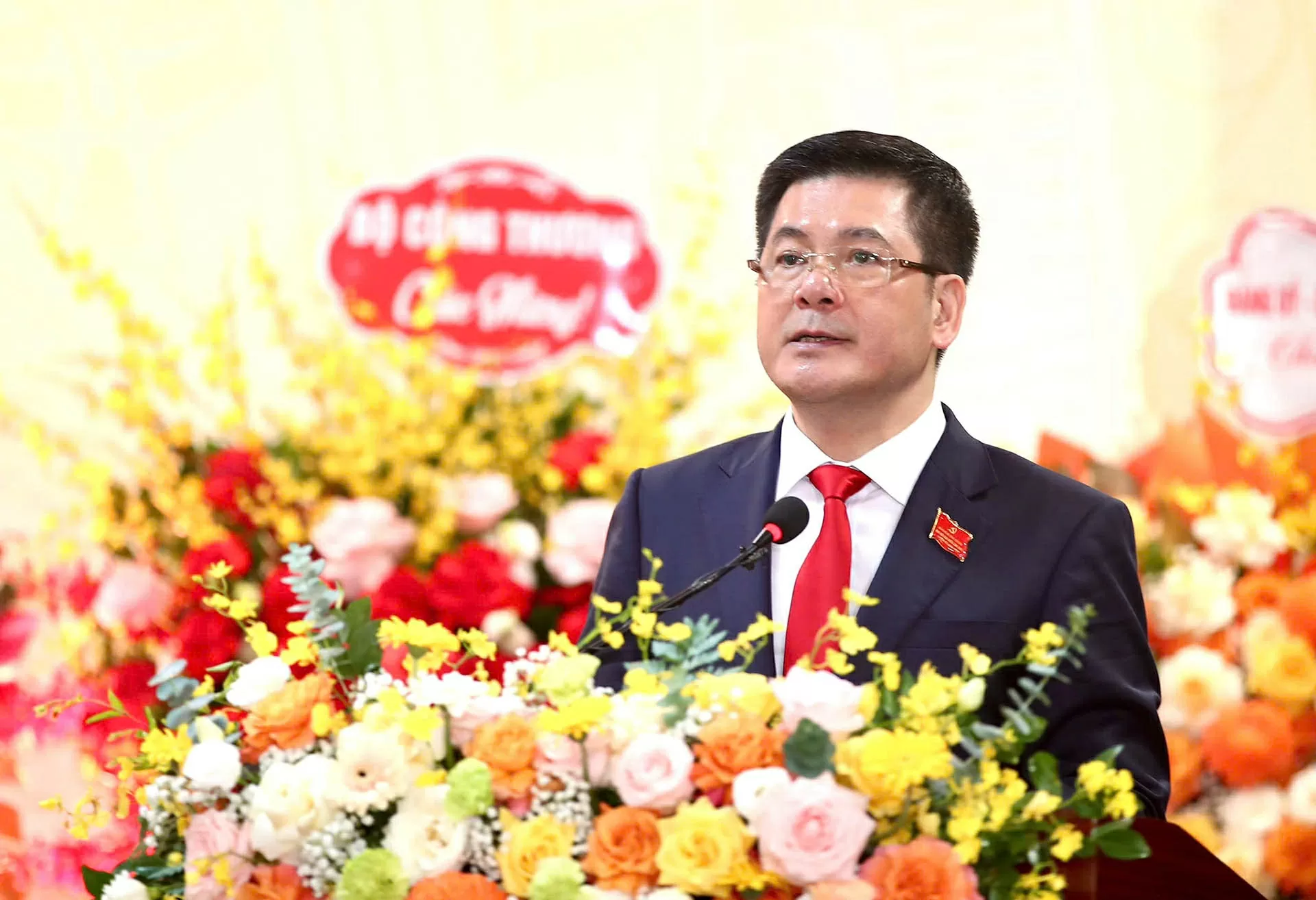 Phát huy vai trò nòng cốt, trụ cột của ngành Công Thương trong phát triển kinh tế đất nước Phát huy vai trò nòng cốt, trụ cột của ngành Công Thương trong phát triển kinh tế đất nước