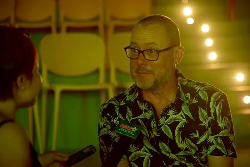 ông Simon, một du khách đến từ Úc chia sẻ tại chương trình The Alma Show ông Simon, một du khách đến từ Úc chia sẻ tại chương trình The Alma Show