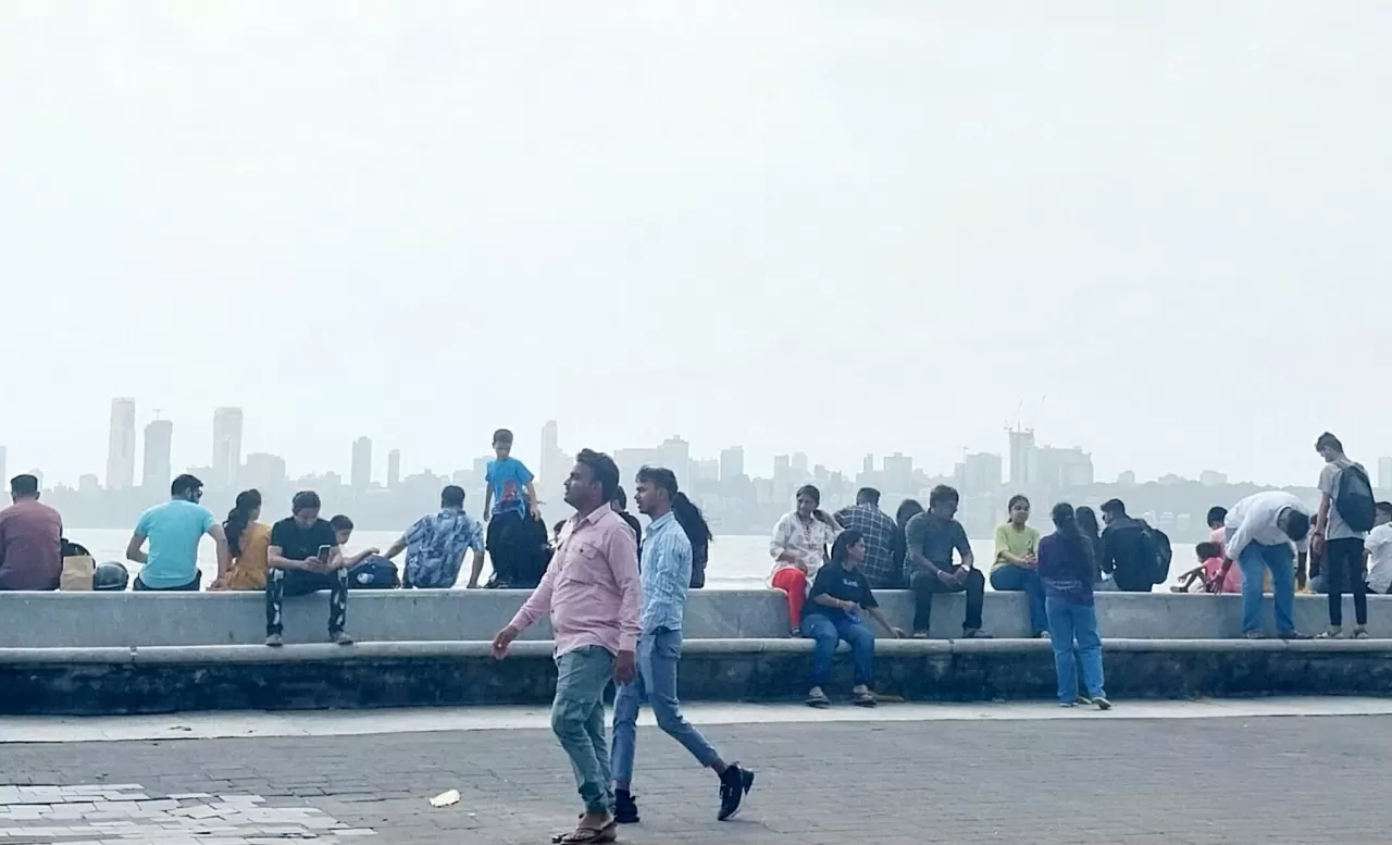 Đường ven biển Marine Drive nhìn ra biển Ả Rập  ở Mumbai. (Nguồn: TGCC)