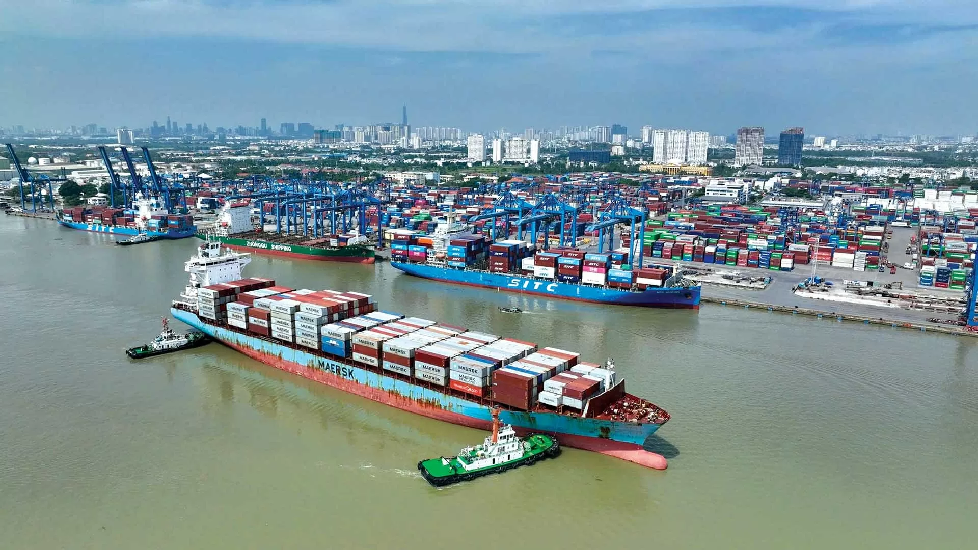 Vượt ‘thế trận’ khó, tạo điểm sáng nổi bật Vượt ‘thế trận’ khó, tạo điểm sáng nổi bật