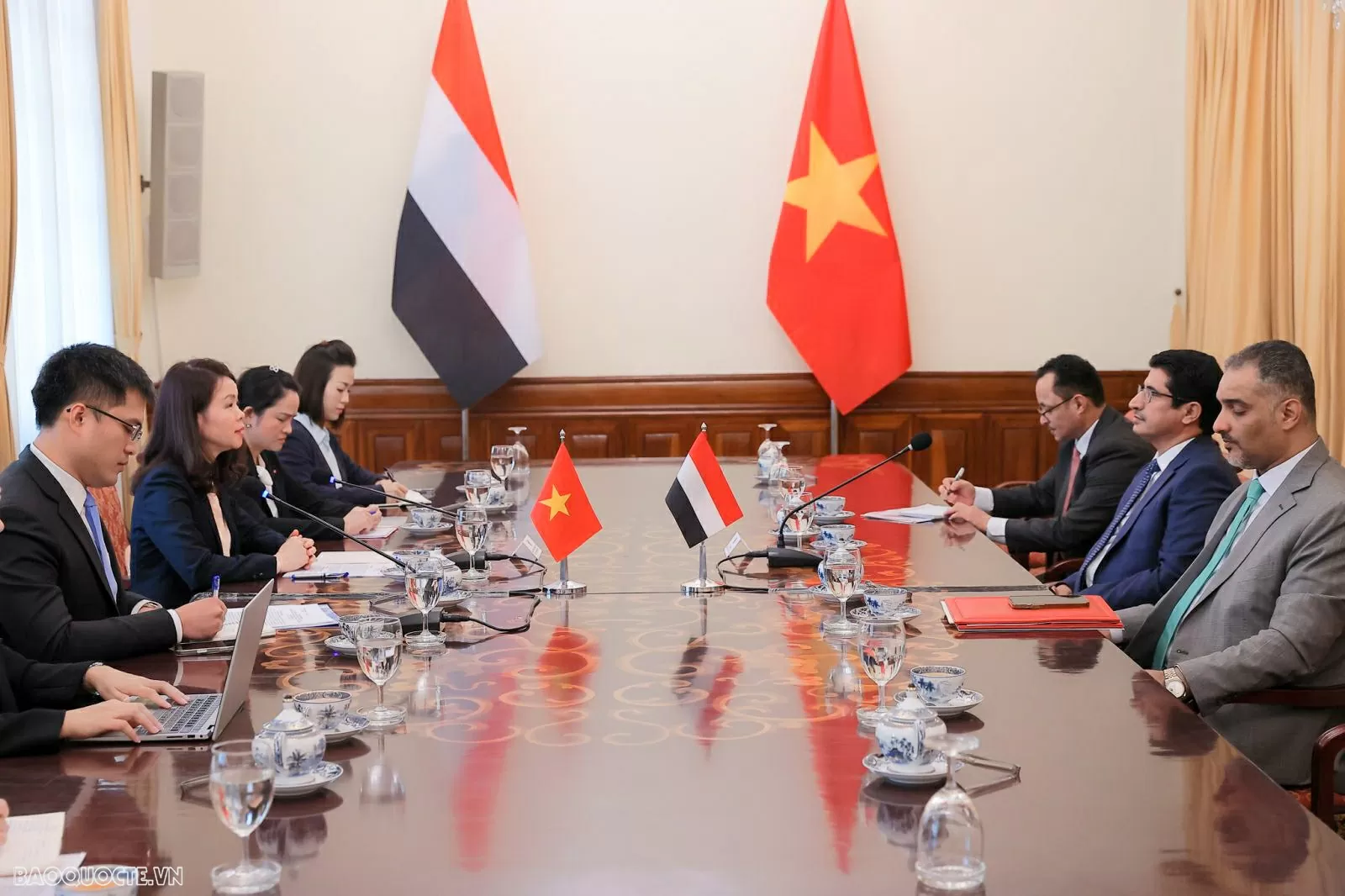 Yemen đề nghị Việt Nam hỗ trợ doanh nghiệp nước này sang họ tập Yemen đề nghị Việt Nam hỗ trợ doanh nghiệp nước này sang họ tập