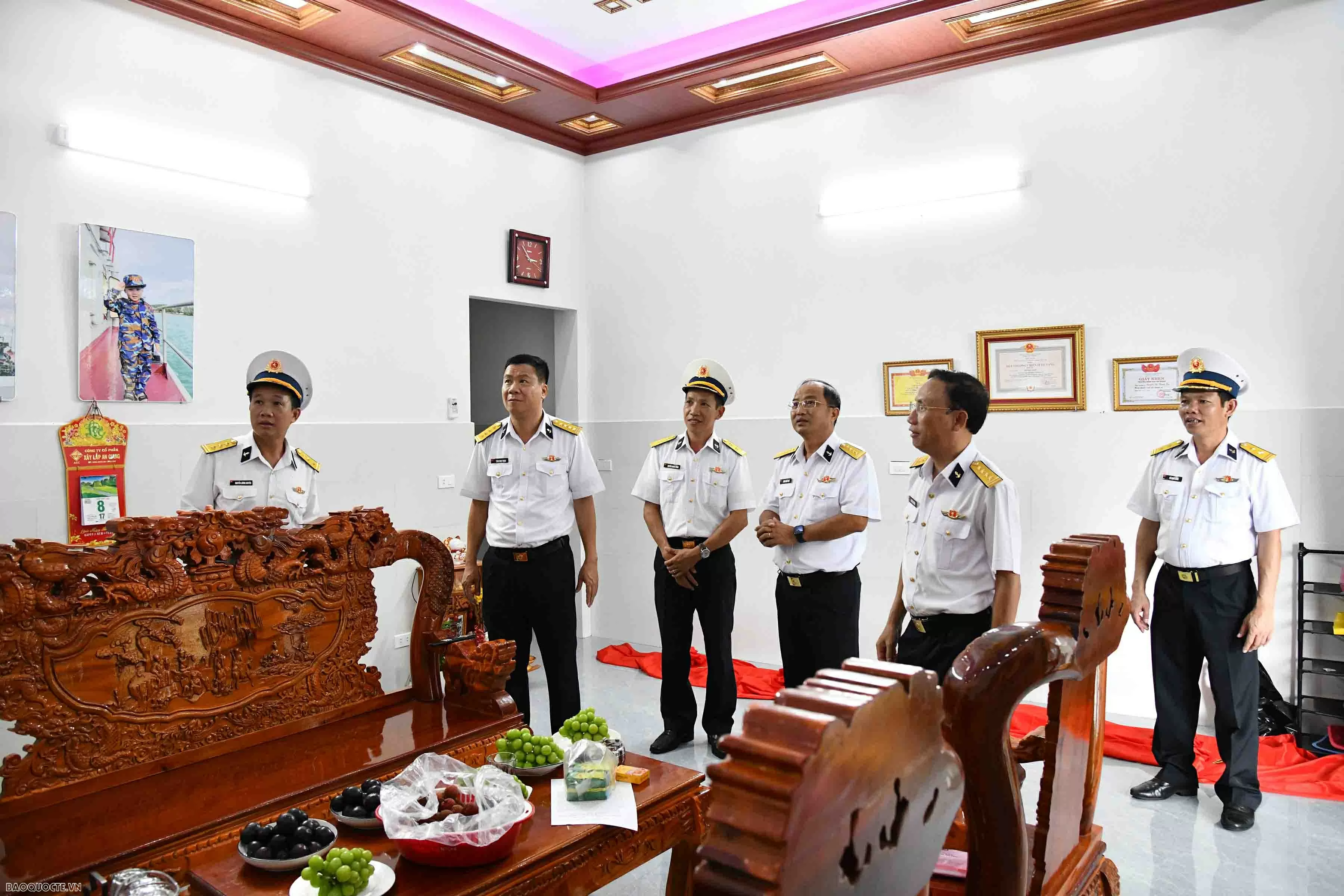 Bộ Tư lệnh Vùng 5 Hải quân bàn giao nhà đồng đội cho quân nhân có hoàn cảnh khó khăn