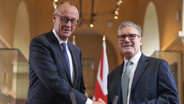 Thủ tướng Đức thăm Anh: Chuyển mình tự chủ