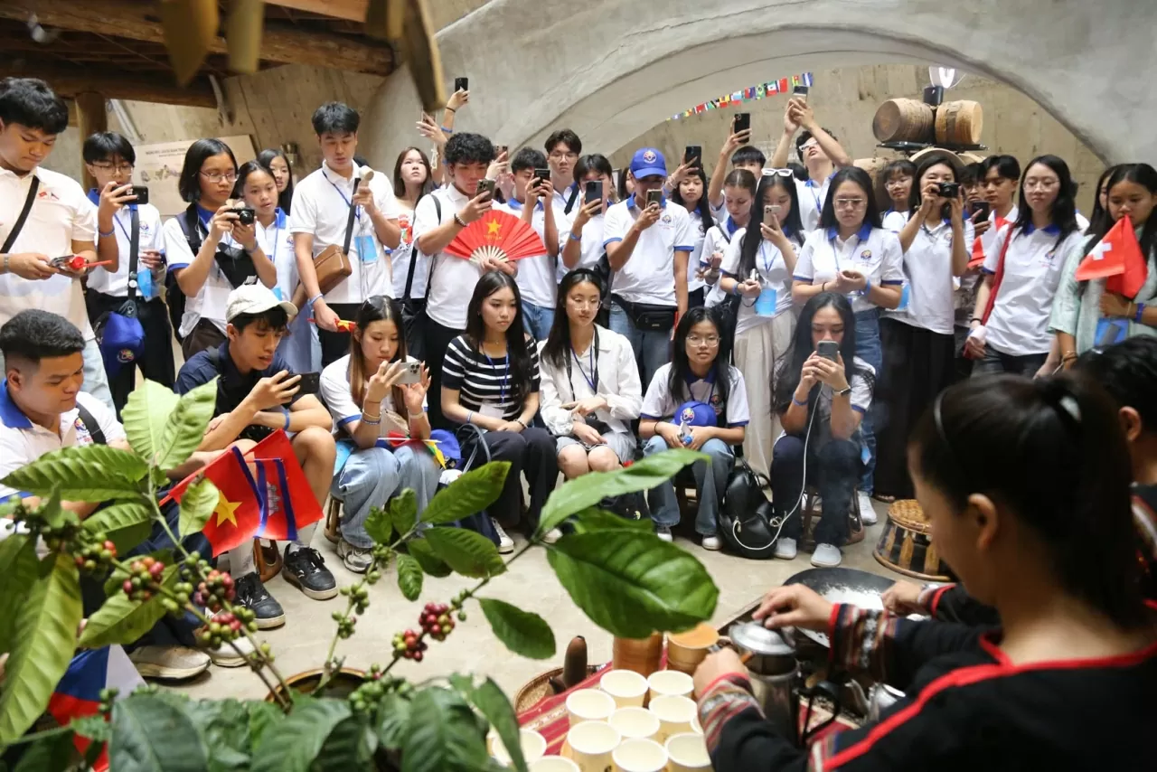 Trại hè Việt Nam 2025: Kết nối kiều bào với lịch sử và văn hóa Đắk Lắk Trại hè Việt Nam 2025: Kết nối kiều bào với lịch sử và văn hóa Đắk Lắk