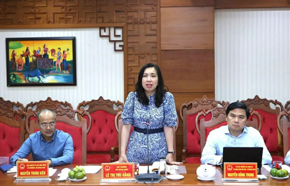 Thứ trưởng Lê Thị Thu Hằng phát biểu tại buổi làm việc. Thứ trưởng Lê Thị Thu Hằng phát biểu tại buổi làm việc.