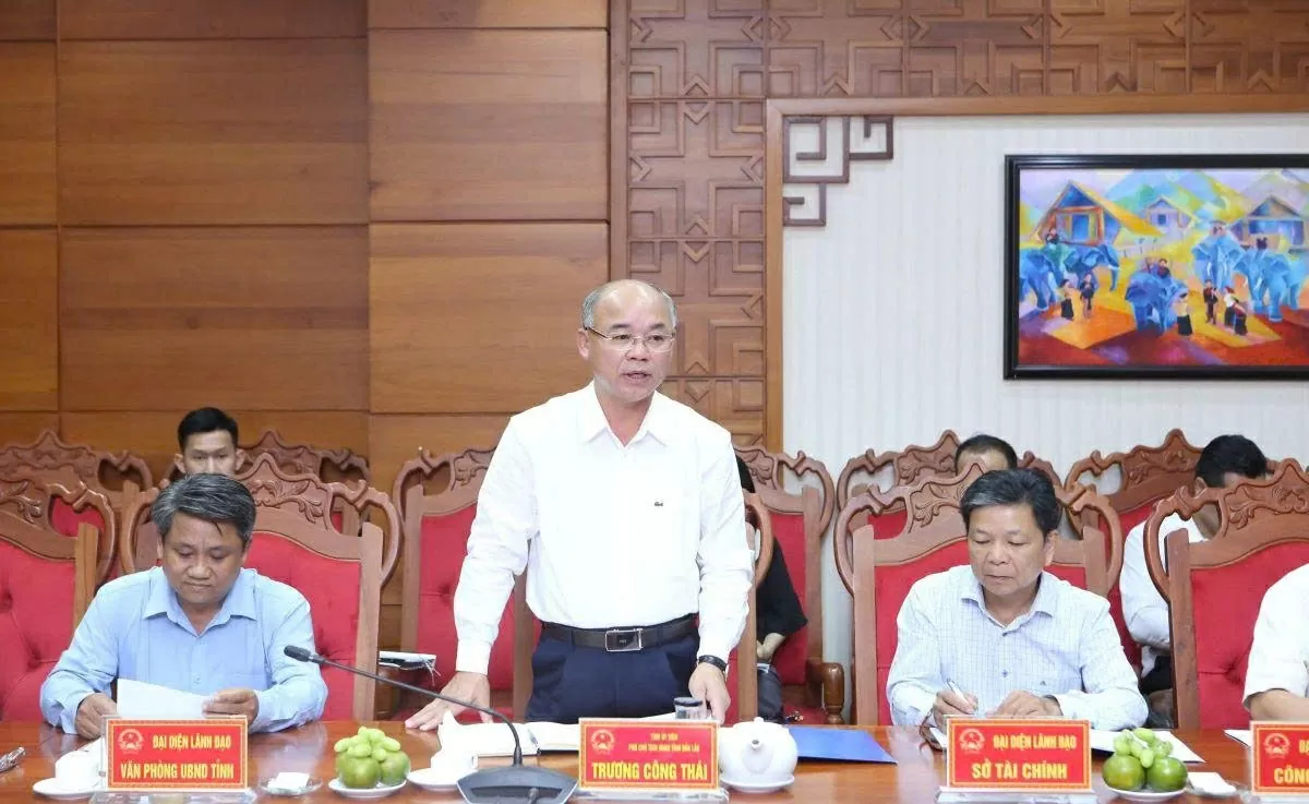 Phó Chủ tịch UBND tỉnh Đắk Lắk Trương Công Thái phát biểu tại buổi làm việc. 