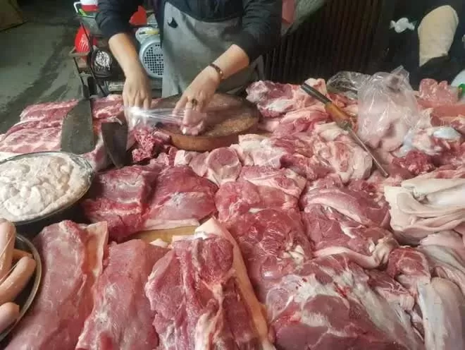 Giá heo hơi hôm nay /7: Giá heo hơi hôm nay 18/7: Đồng loạt giảm cả 3 miền, dao động từ 62.000 - 66.000 đồng/kg