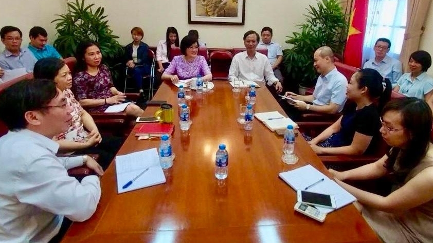 tu trang giay trang den hanh trinh truong thanh dau an dai su nguyen thi nguyet nga trong toi