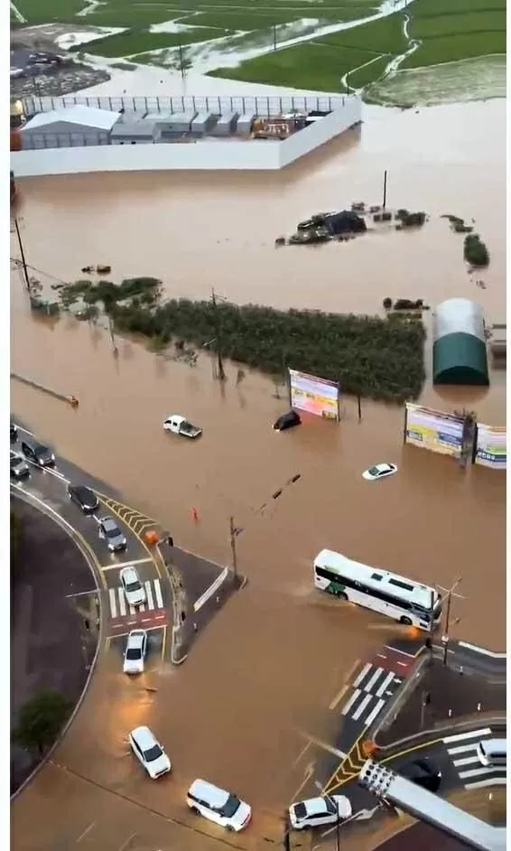 Mưa lớn gây thiệt hại nghiêm trọng tại Hàn Quốc