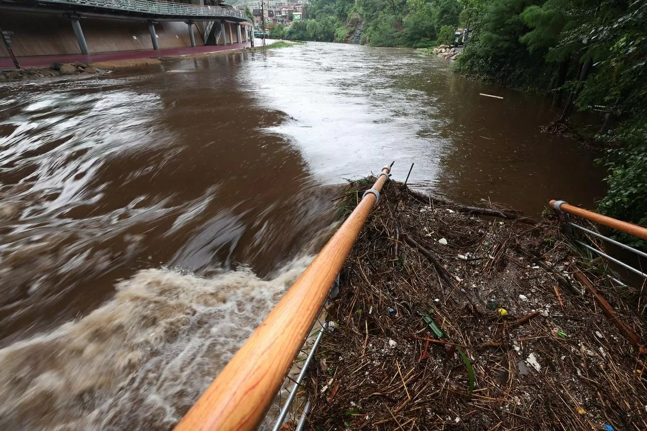 Mưa lớn gây thiệt hại nghiêm trọng tại Hàn Quốc